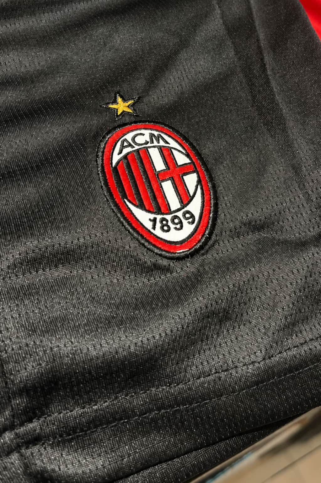 AC MILAN 26/27 HOME KIT (JERSEY + SHORTS)