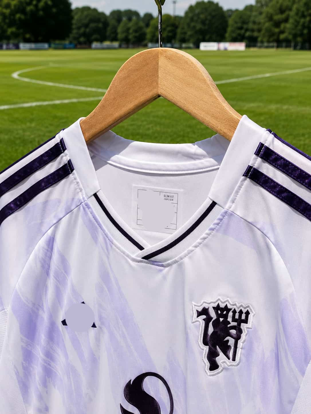 Manchester United 25/26 Away Kit (Jersey + Shorts)