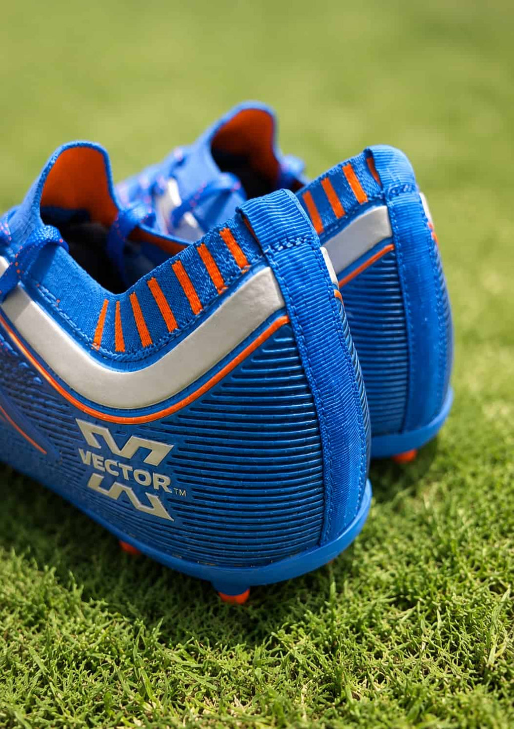 VECTOR X ThunderBolt Football Shoes - MG