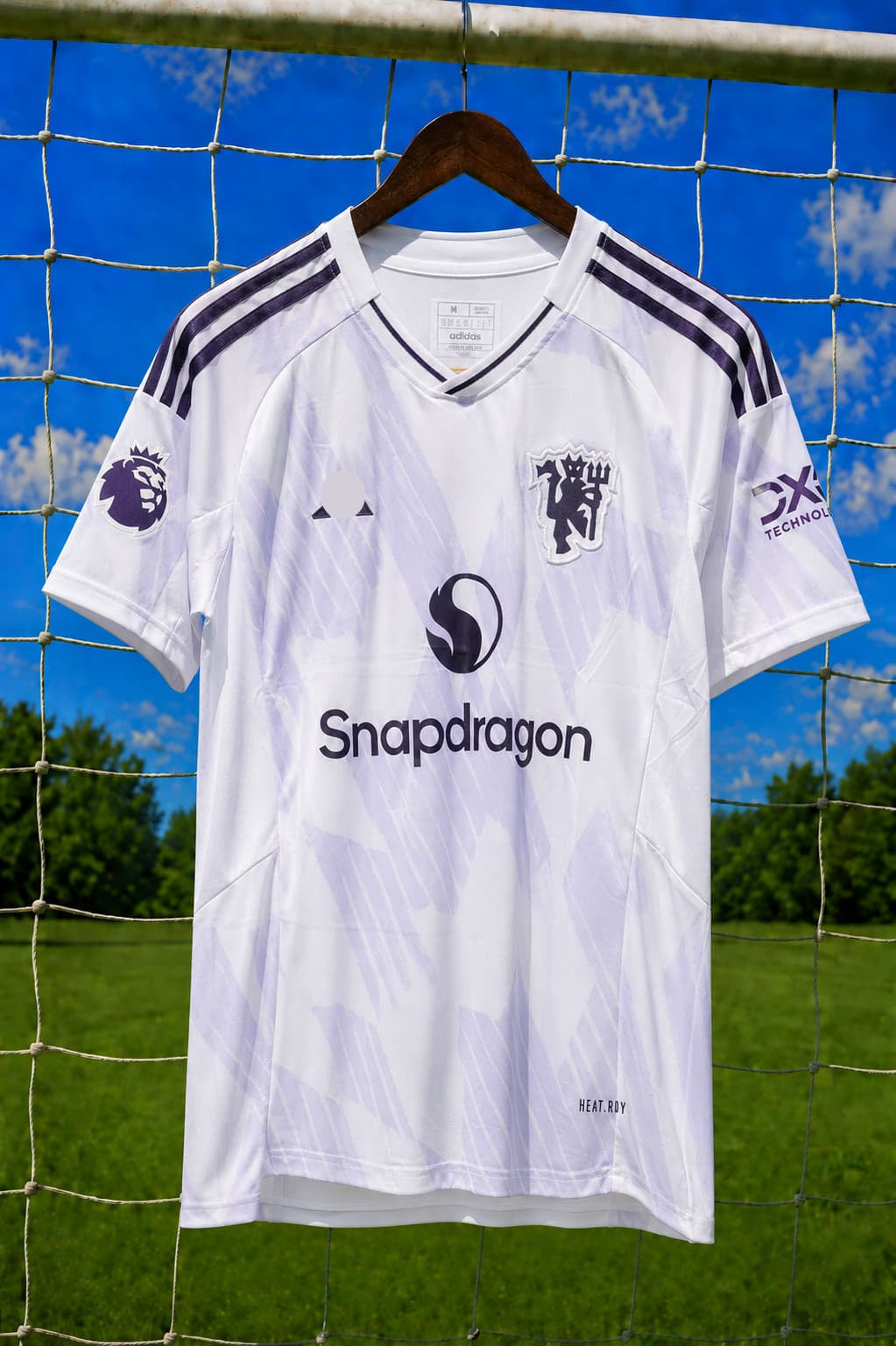 Manchester United 25/26 Away Kit (Jersey + Shorts)