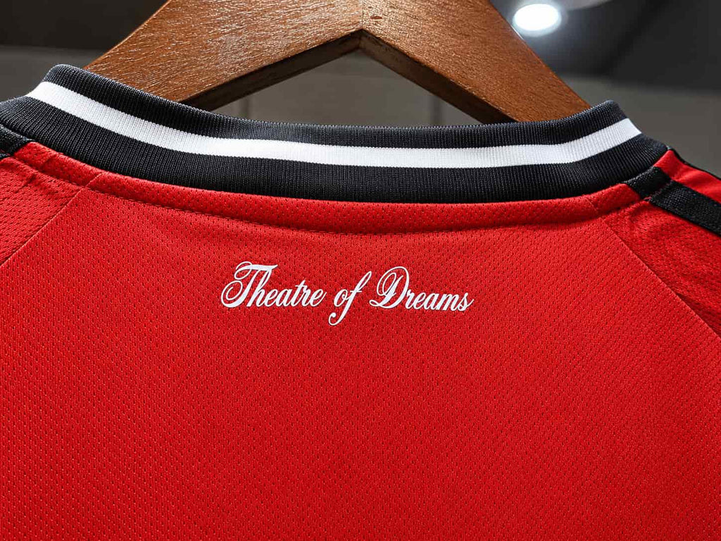 Manchester United 25/26 Home kit (Jersey + Shorts)