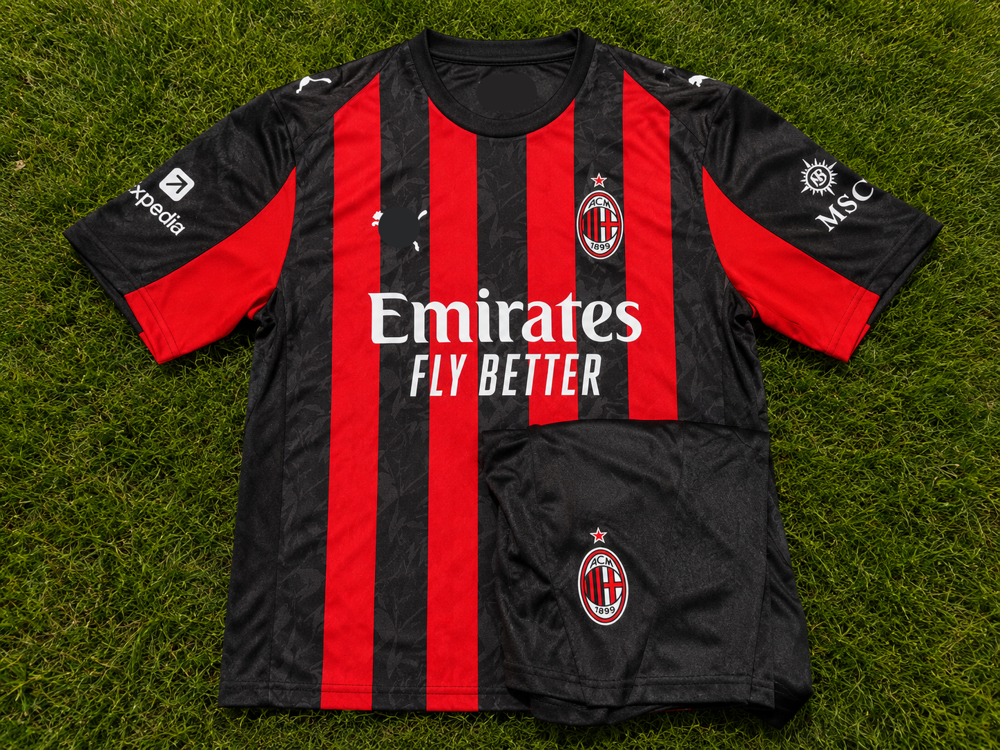 AC MILAN HOME KIT 2025/26(JERSEY + SHORTS)