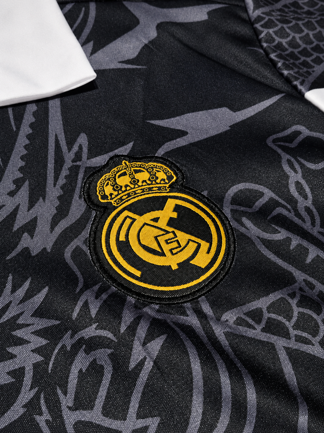 Real Madrid Black Dragon  Kit(Jersey+Shorts)