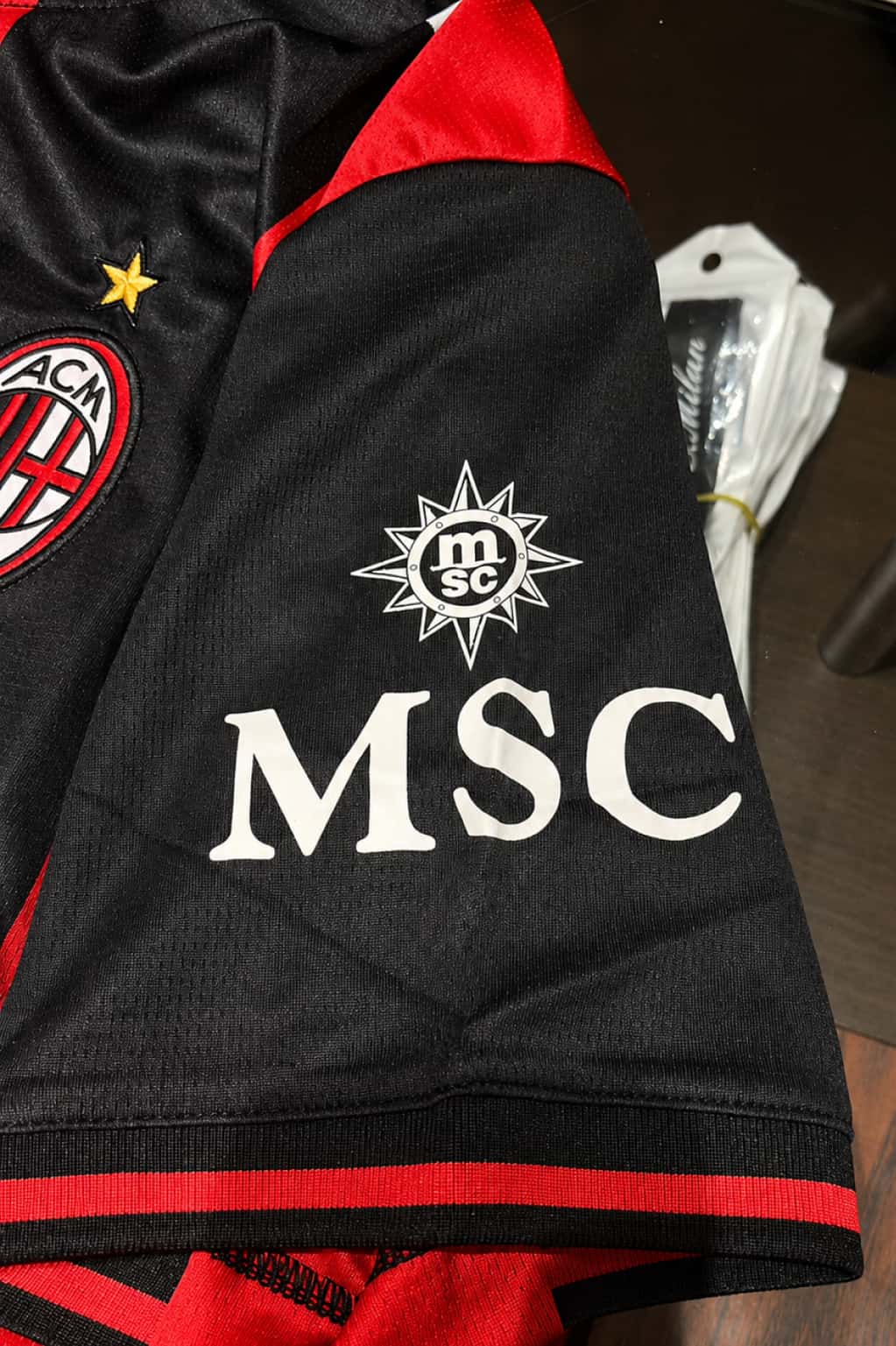 AC MILAN 26/27 HOME KIT (JERSEY + SHORTS)